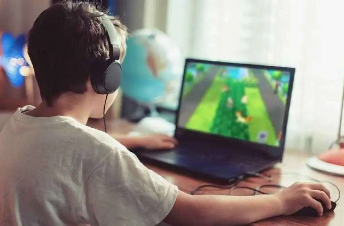 Kapan Hobi Menjadi Adiksi? Kenali Ciri Kecanduan Game Online