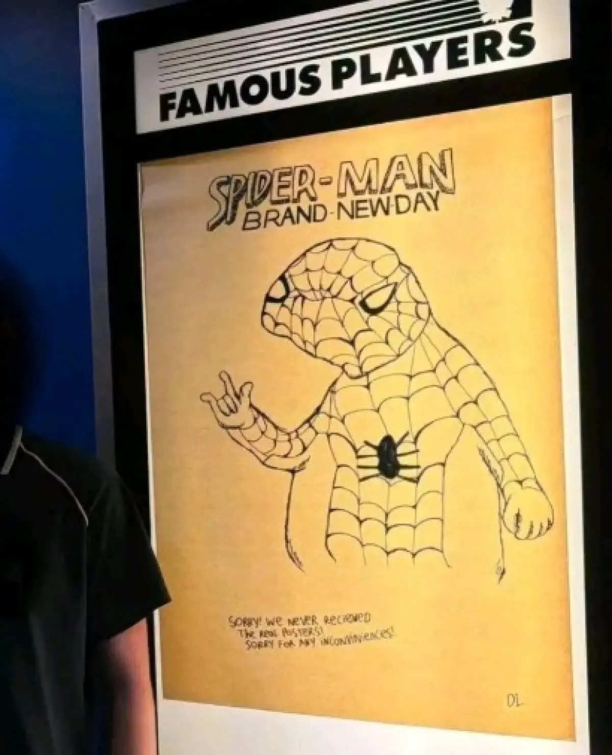 Kehabisan Poster Resmi, Karyawan Bioskop Nekat Gambar Meme Spoderman Pakai Tangan Hingga Viral di Medsos