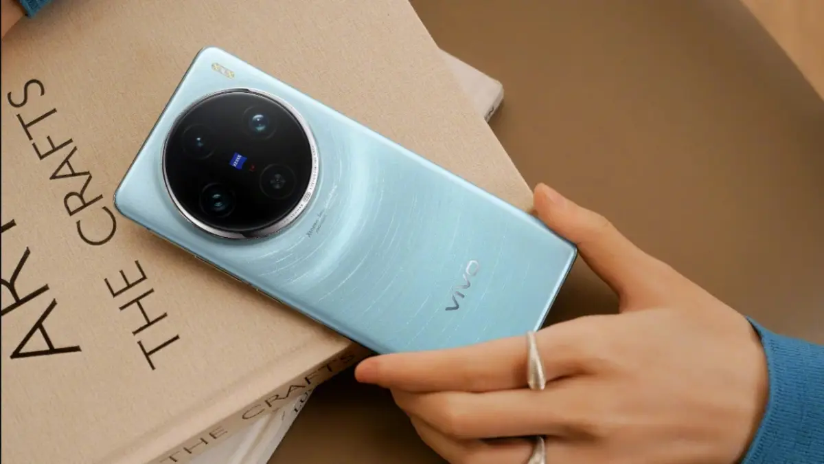 Tiket Tribun Paling Belakang? Tenang, Ini 7 HP Android Zoom 100x Jernih Buat Abadikan Idola dari Jarak Jauh